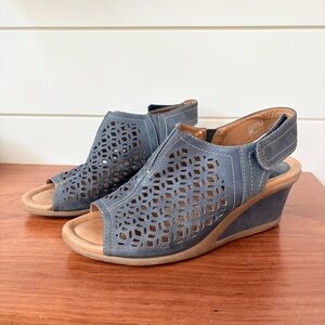 Earth Cascade Womens Blue Perforated Wedge Sandals Shoes Indie Boho Comfort 6.5